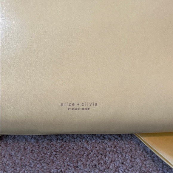 New Alice and Olivia Semira bow bag - Picture 4 of 10